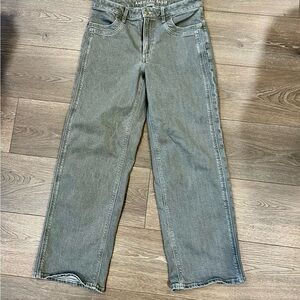 American Eagle Stretch High-Wasted Stove Pipe Jean